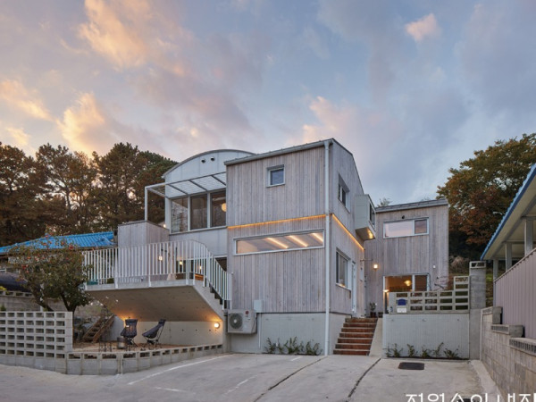 a0100z on sill-32 copy.jpg